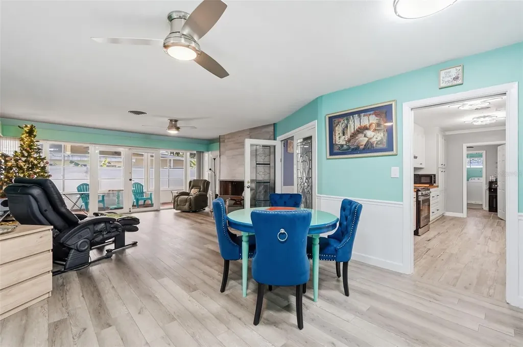 3944 49th Avenue S St Petersburg FL 33711
