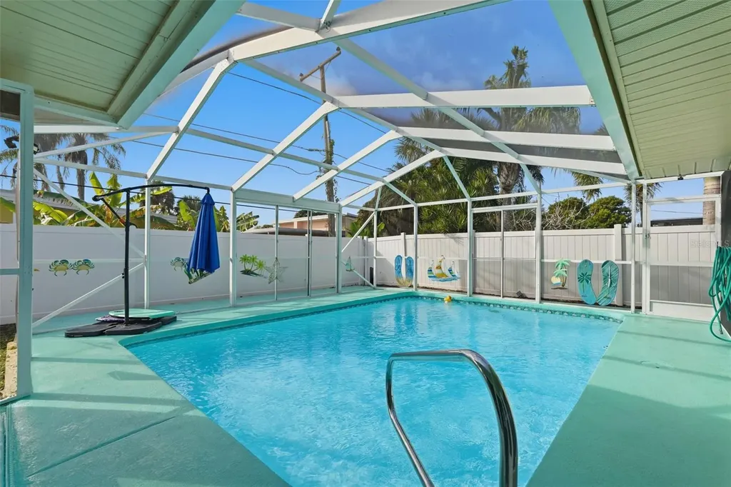 3944 49th Avenue S St Petersburg FL 33711