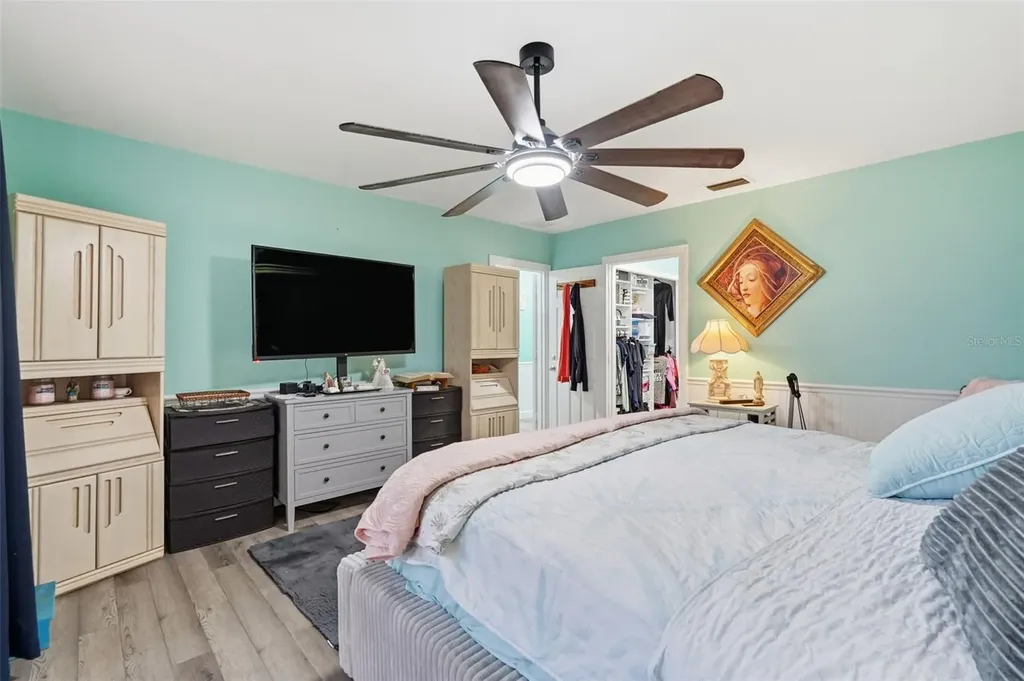 3944 49th Avenue S St Petersburg FL 33711