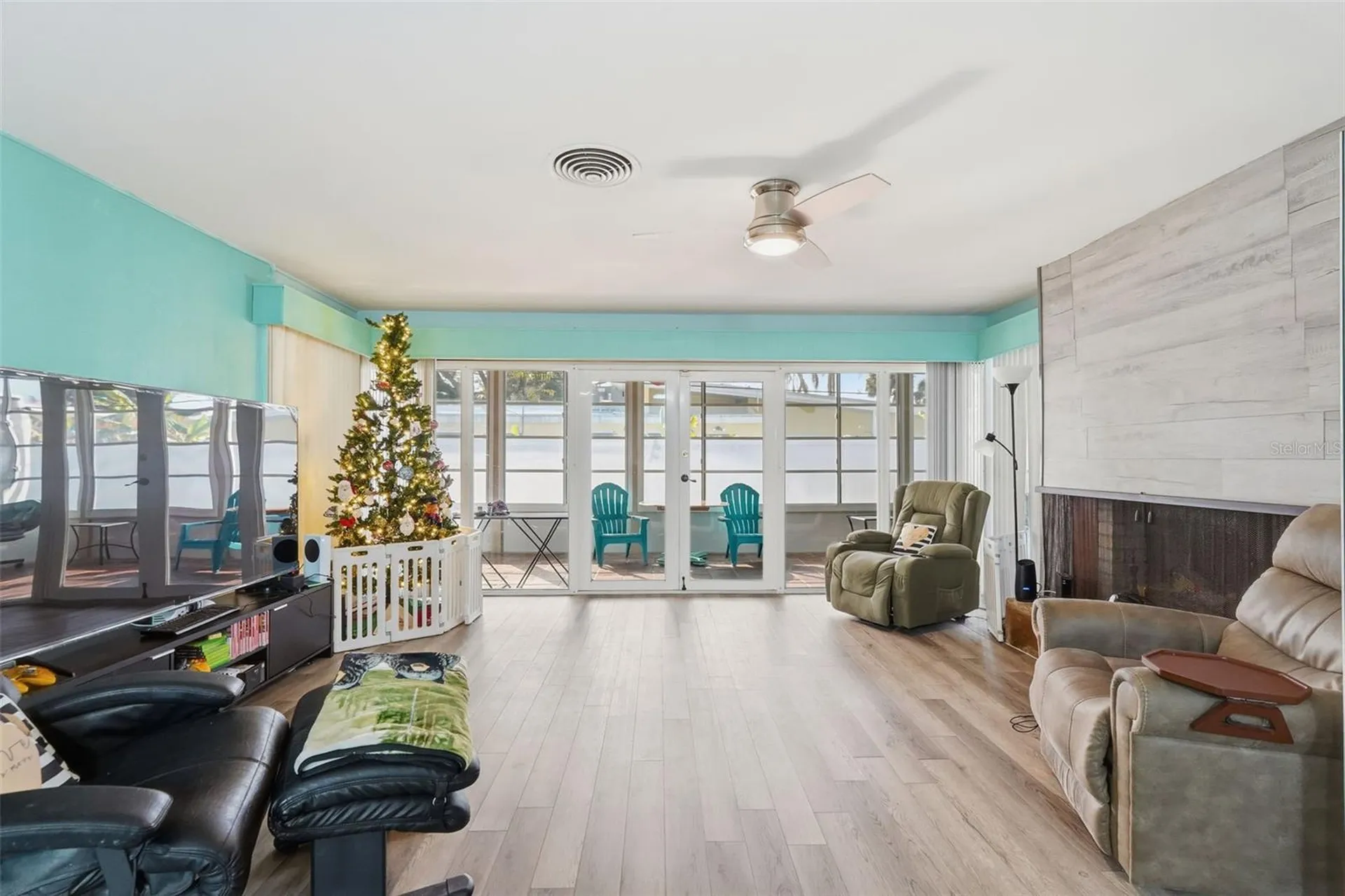 3944 49th Avenue S St Petersburg FL 33711
