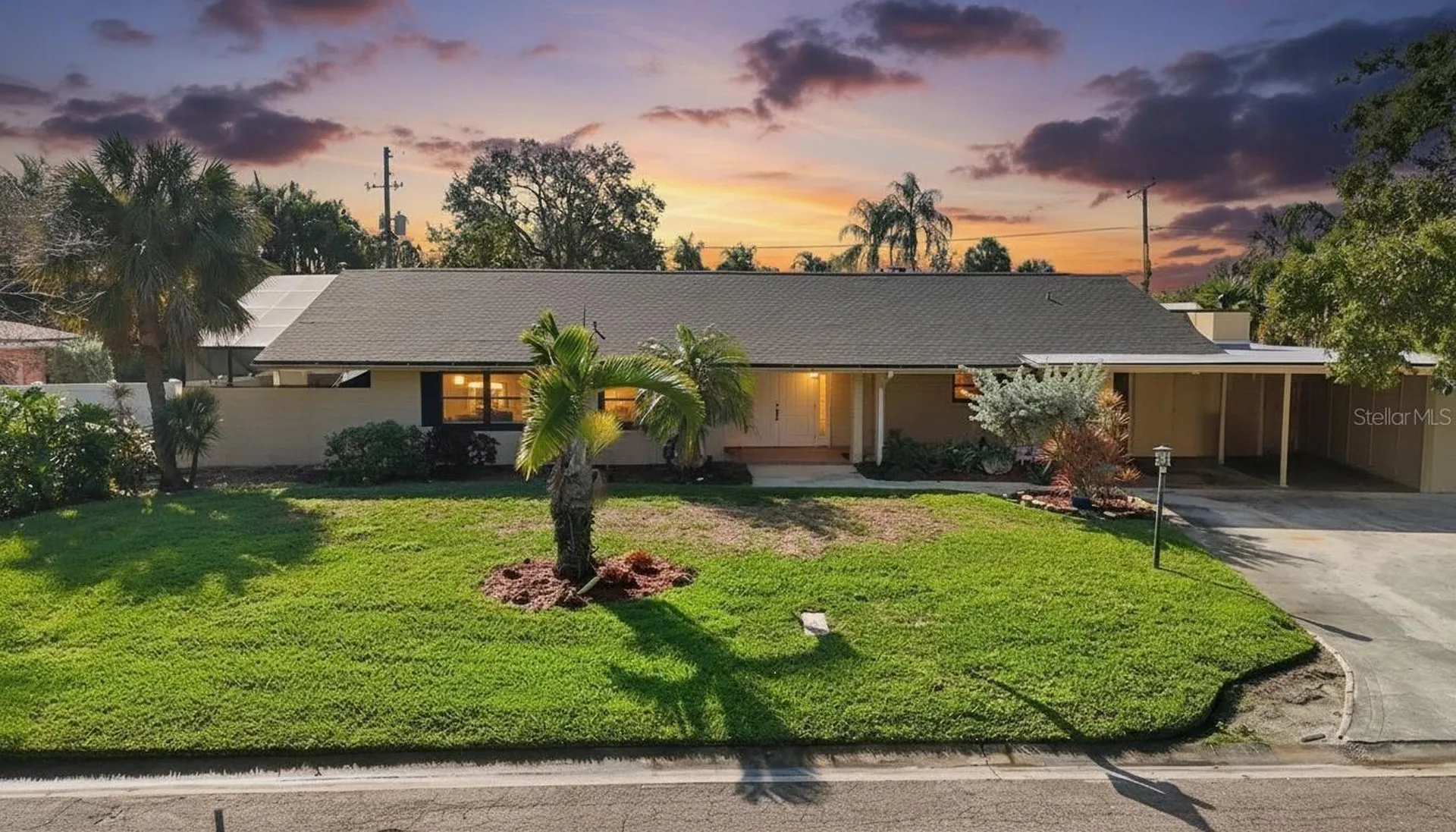 3944 49th Avenue S St Petersburg FL 33711