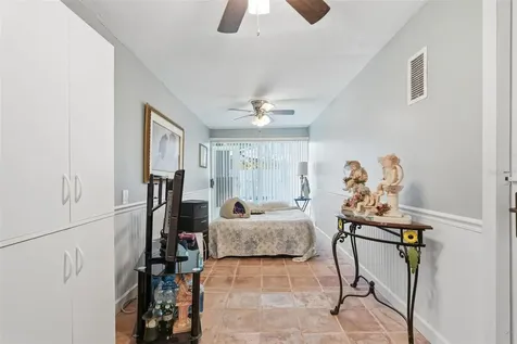 3944 49th Avenue S St Petersburg FL 33711