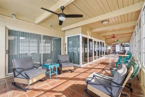 3944 49th Avenue S St Petersburg FL 33711