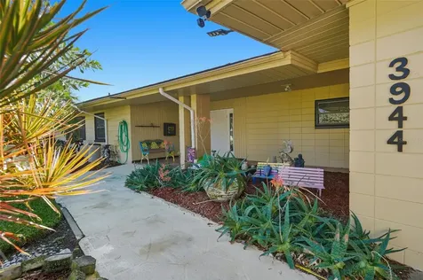 3944 49th Avenue S St Petersburg FL 33711