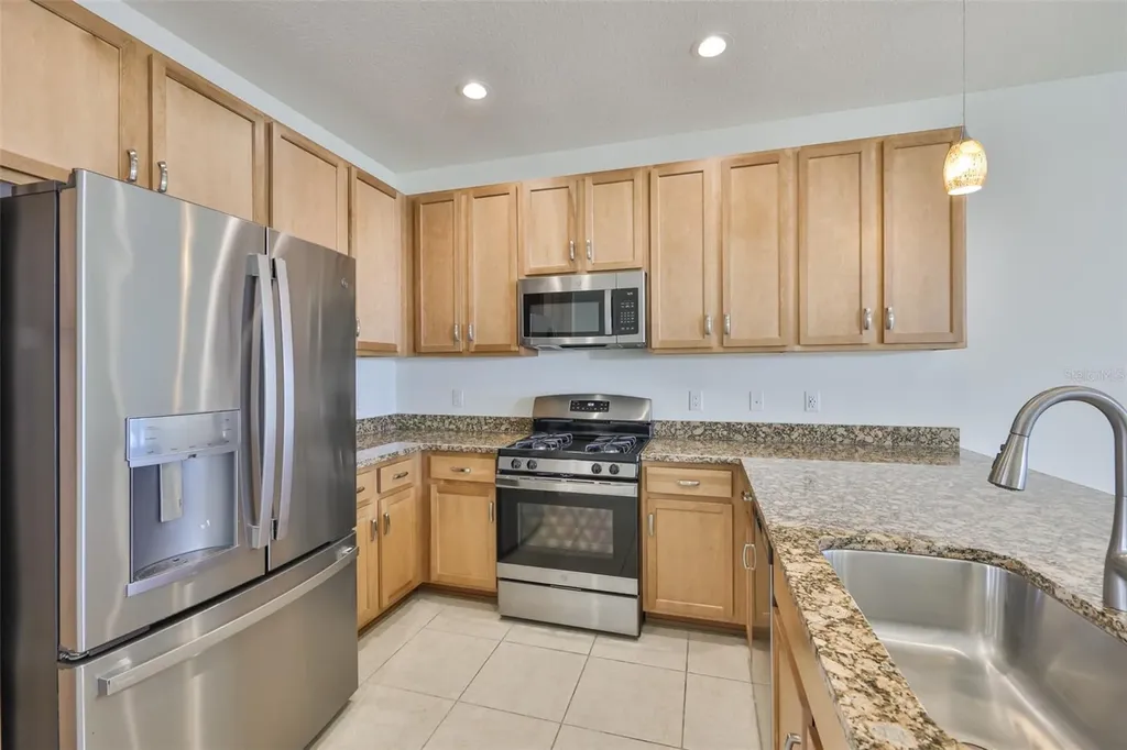 4906 Avila Lakes Drive Wimauma FL 33598