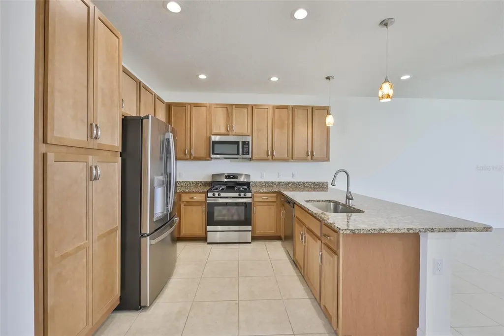 4906 Avila Lakes Drive Wimauma FL 33598