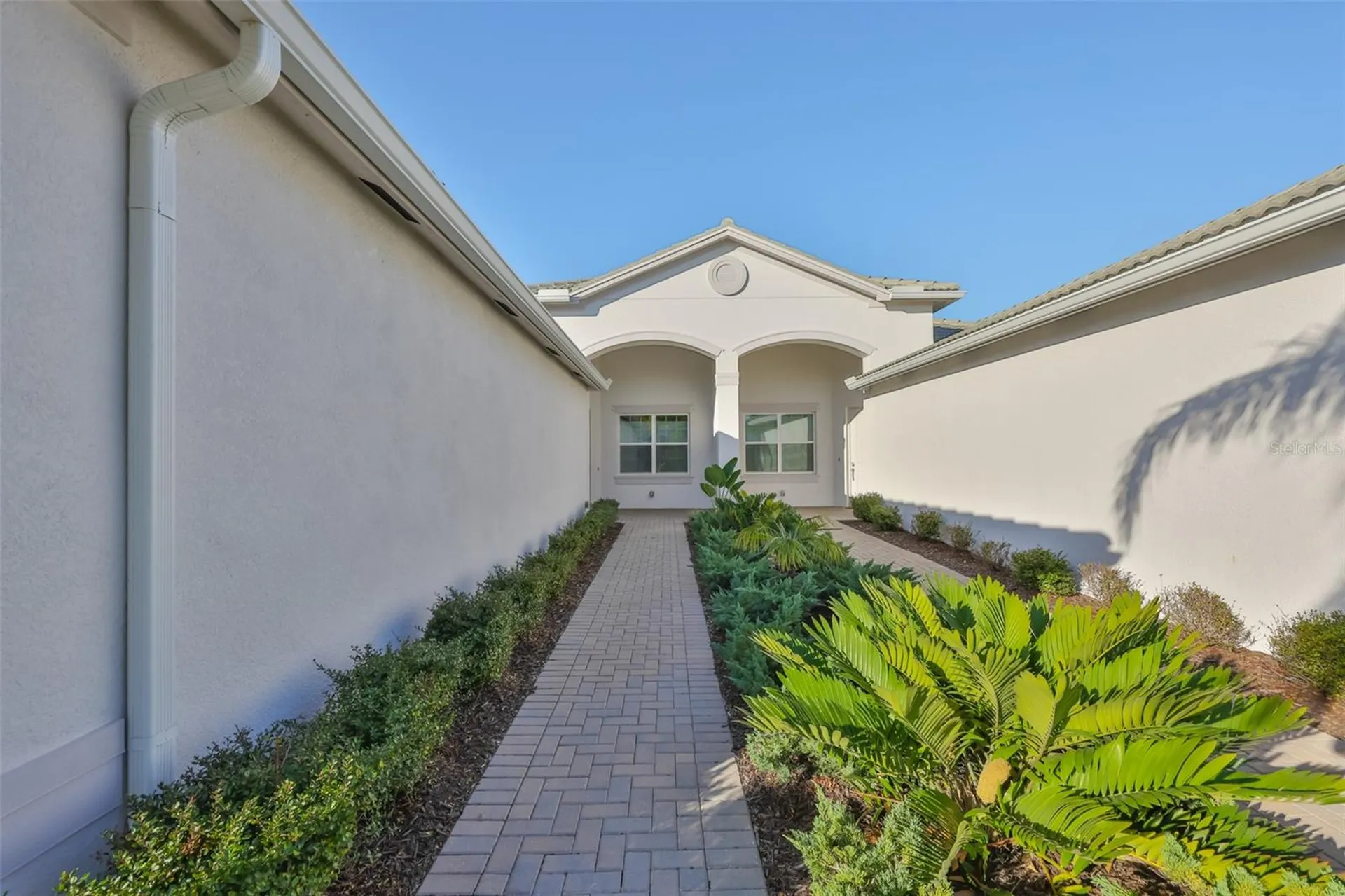 4906 Avila Lakes Drive Wimauma FL 33598