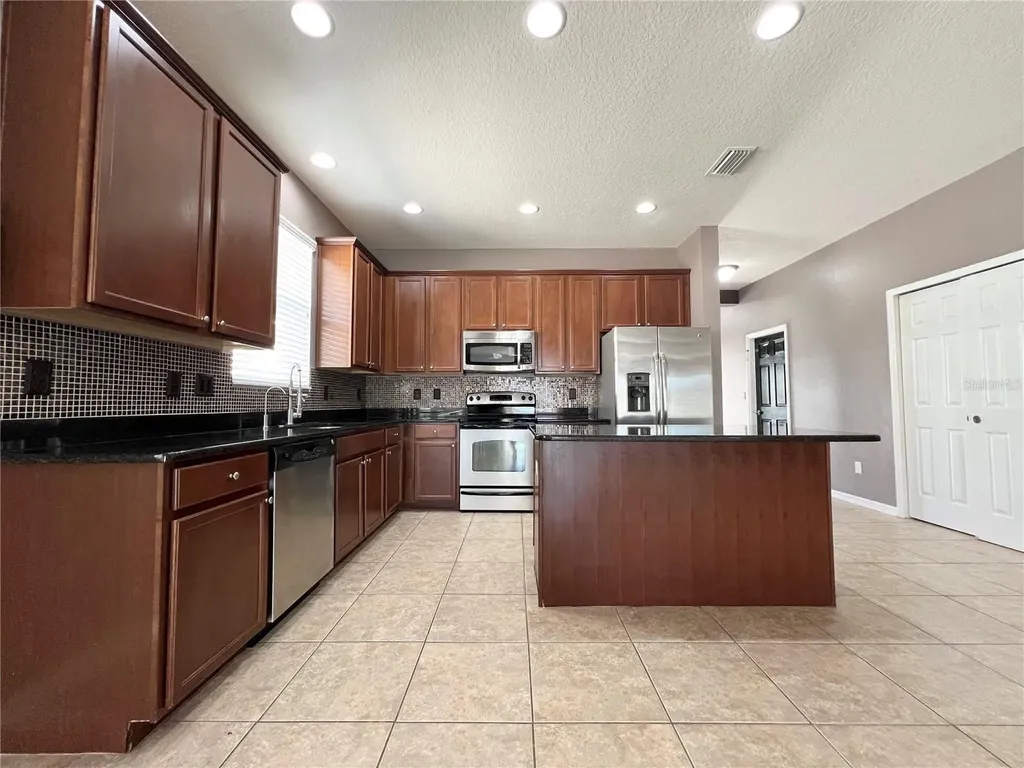 724 Parker Den Drive Ruskin FL 33570