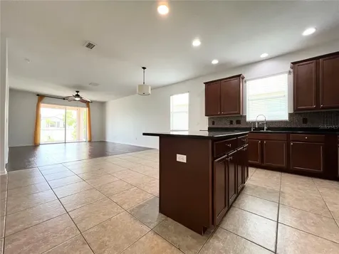 724 Parker Den Drive Ruskin FL 33570