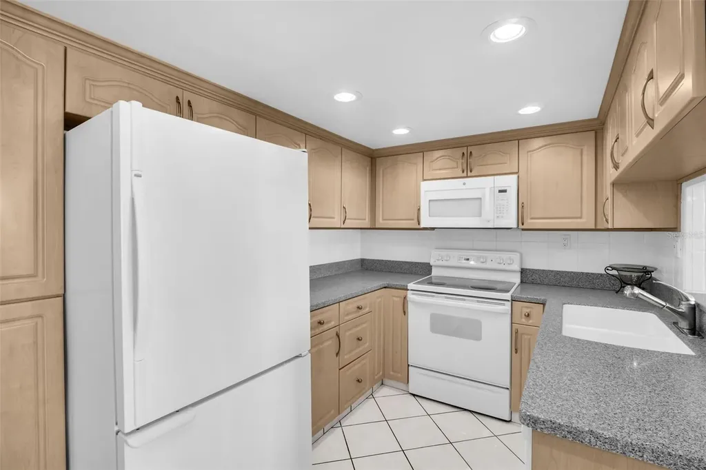 400 Island Way Clearwater Beach FL 33767