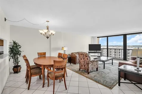 400 Island Way Clearwater Beach FL 33767