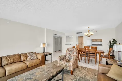 400 Island Way Clearwater Beach FL 33767