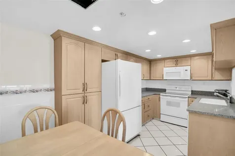 400 Island Way Clearwater Beach FL 33767