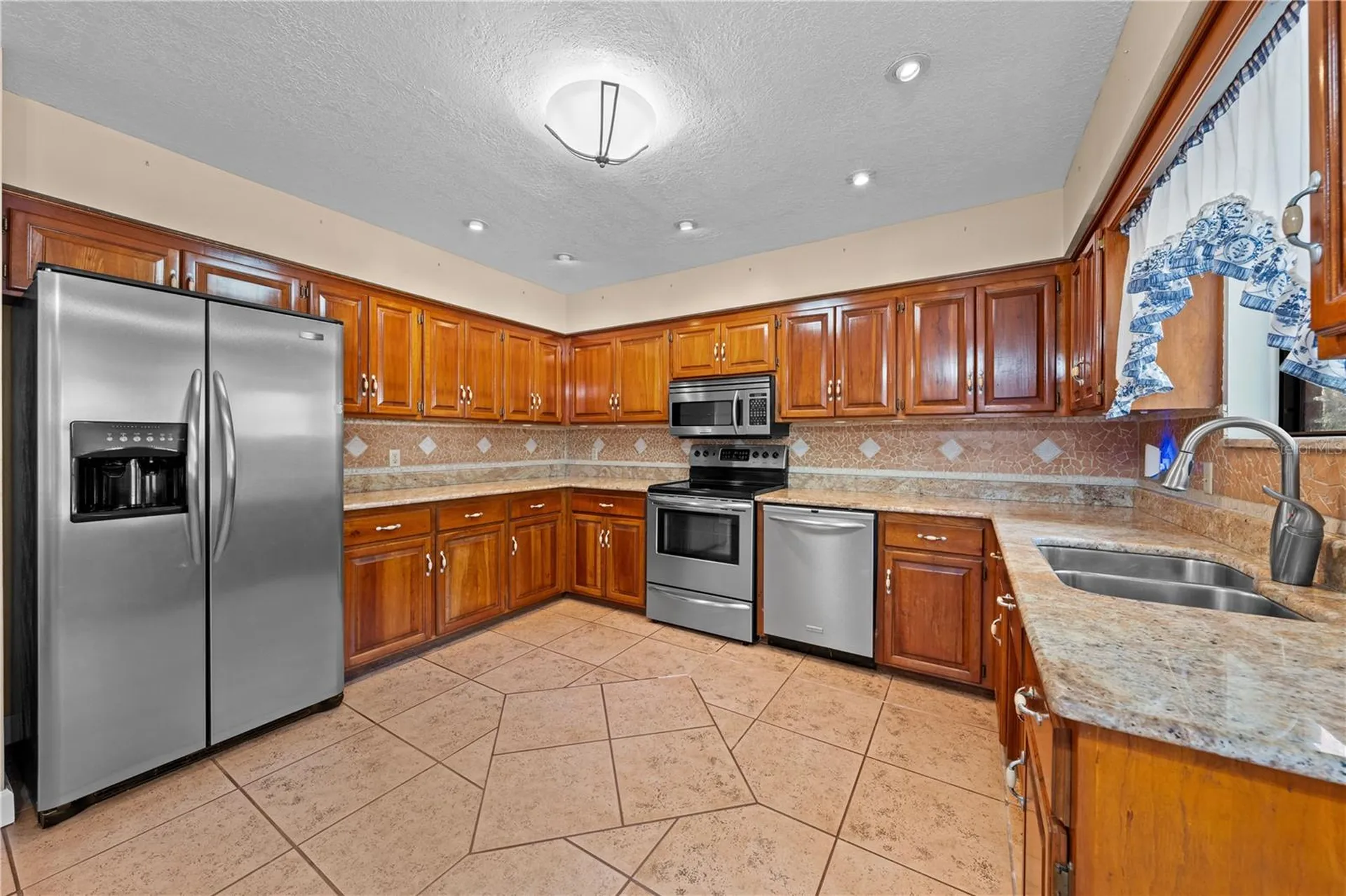215 E Lake Shore Boulevard Kissimmee FL 34744