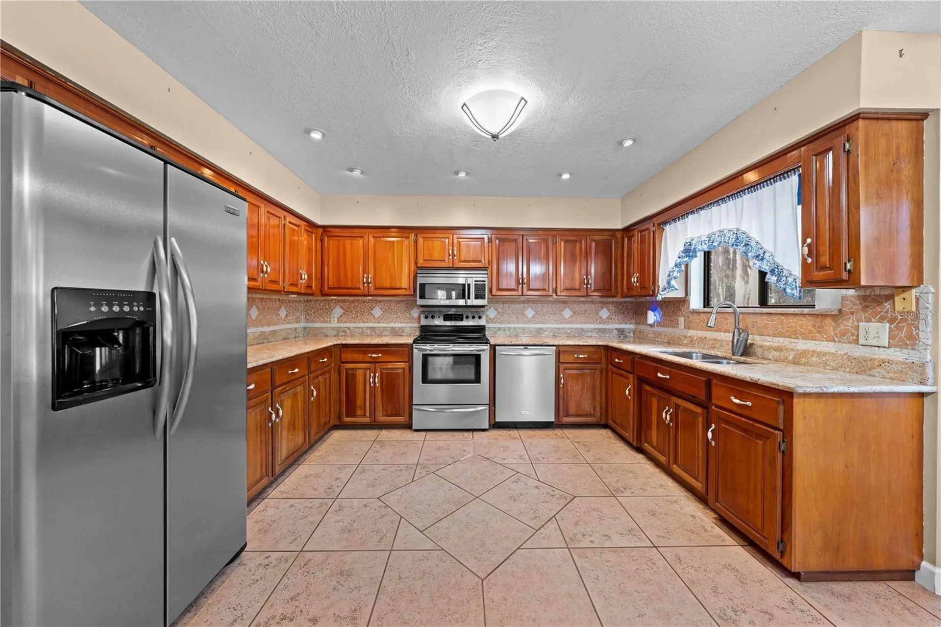 215 E Lake Shore Boulevard Kissimmee FL 34744