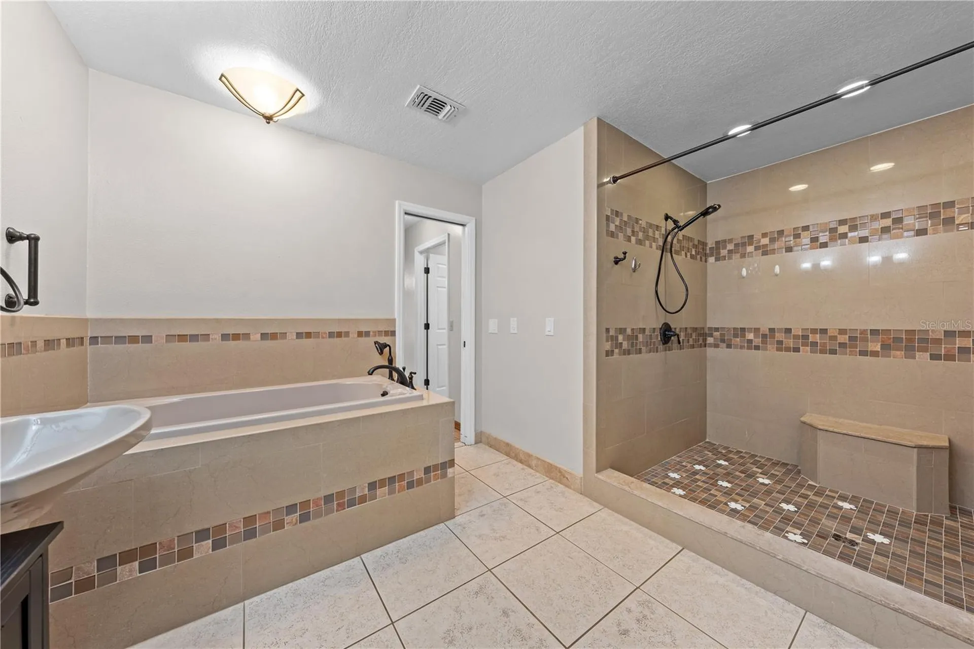 215 E Lake Shore Boulevard Kissimmee FL 34744