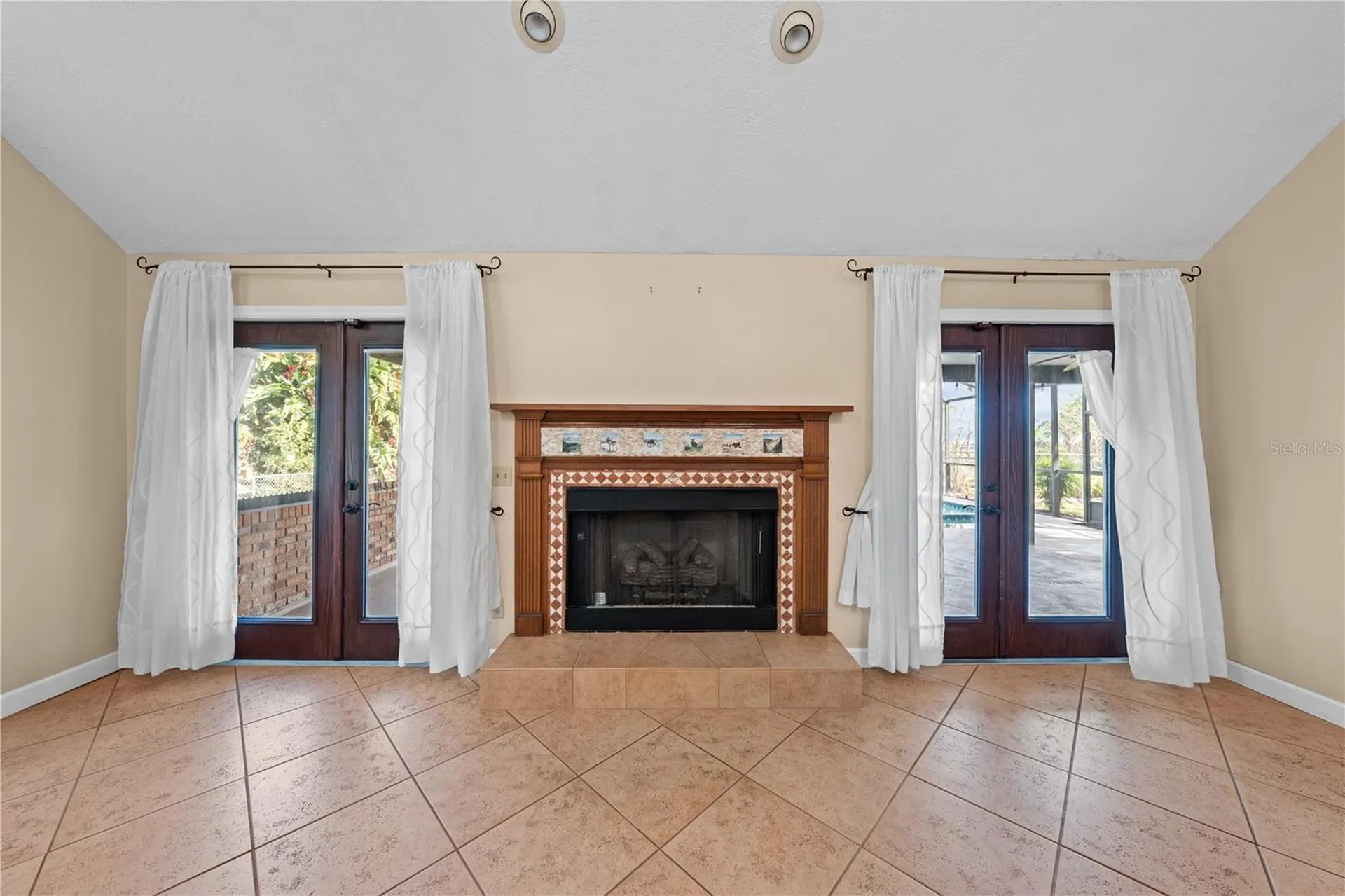 215 E Lake Shore Boulevard Kissimmee FL 34744