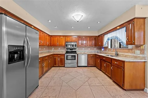 215 E Lake Shore Boulevard Kissimmee FL 34744