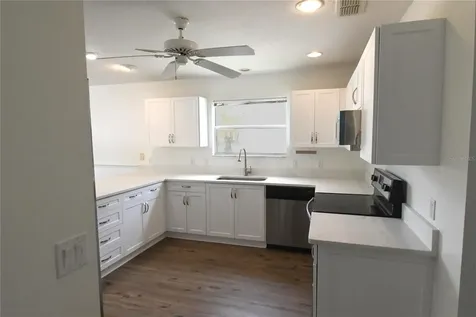 915 Ramos Drive The Villages FL 32159