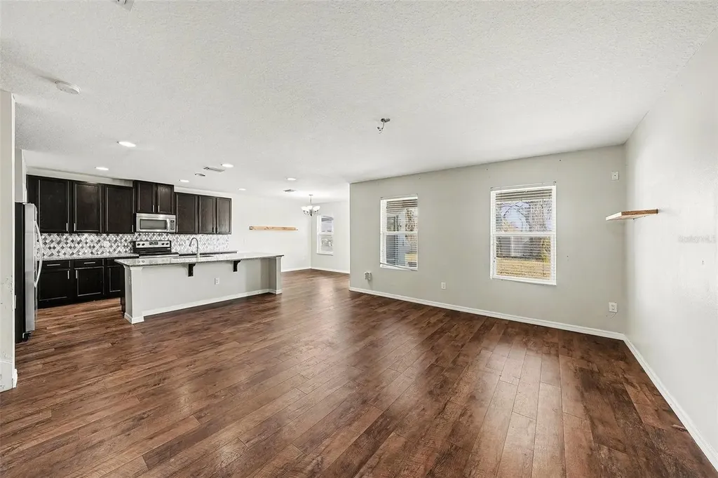 10233 Newminster Loop Ruskin FL 33573