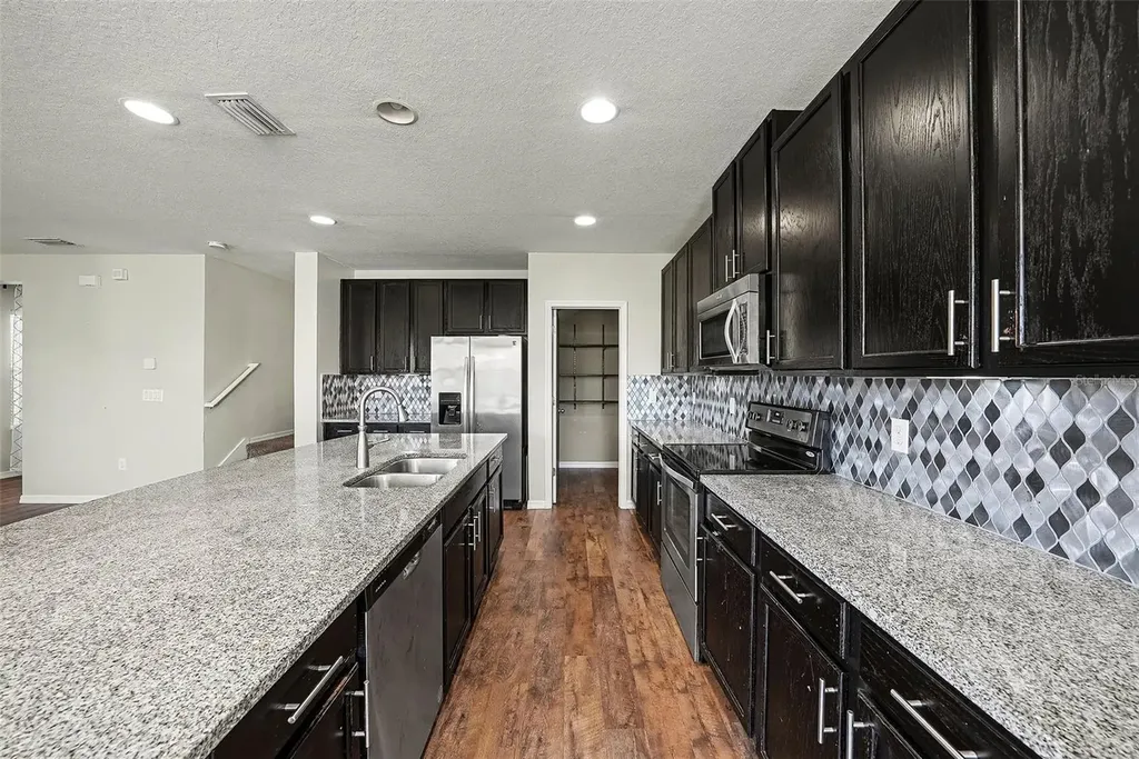 10233 Newminster Loop Ruskin FL 33573