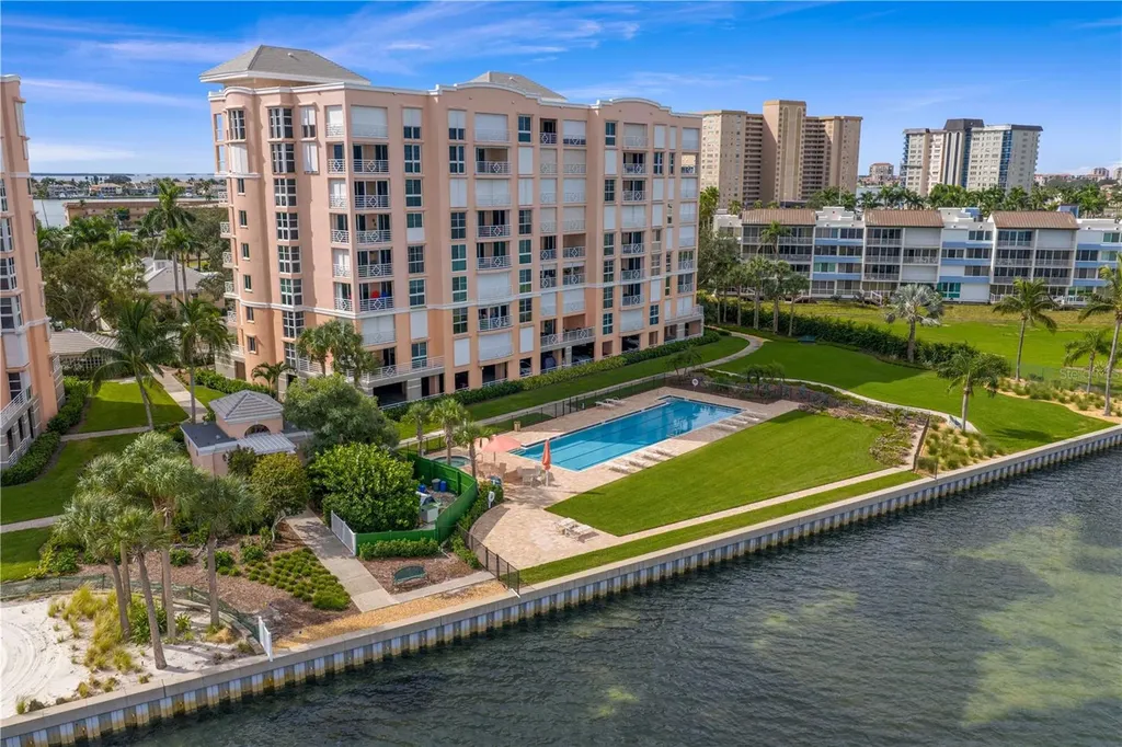 4951 Bacopa Lane S St Petersburg FL 33715