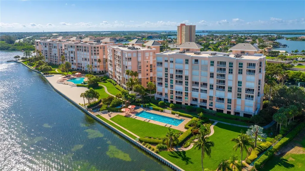4951 Bacopa Lane S St Petersburg FL 33715