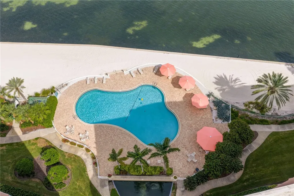 4951 Bacopa Lane S St Petersburg FL 33715