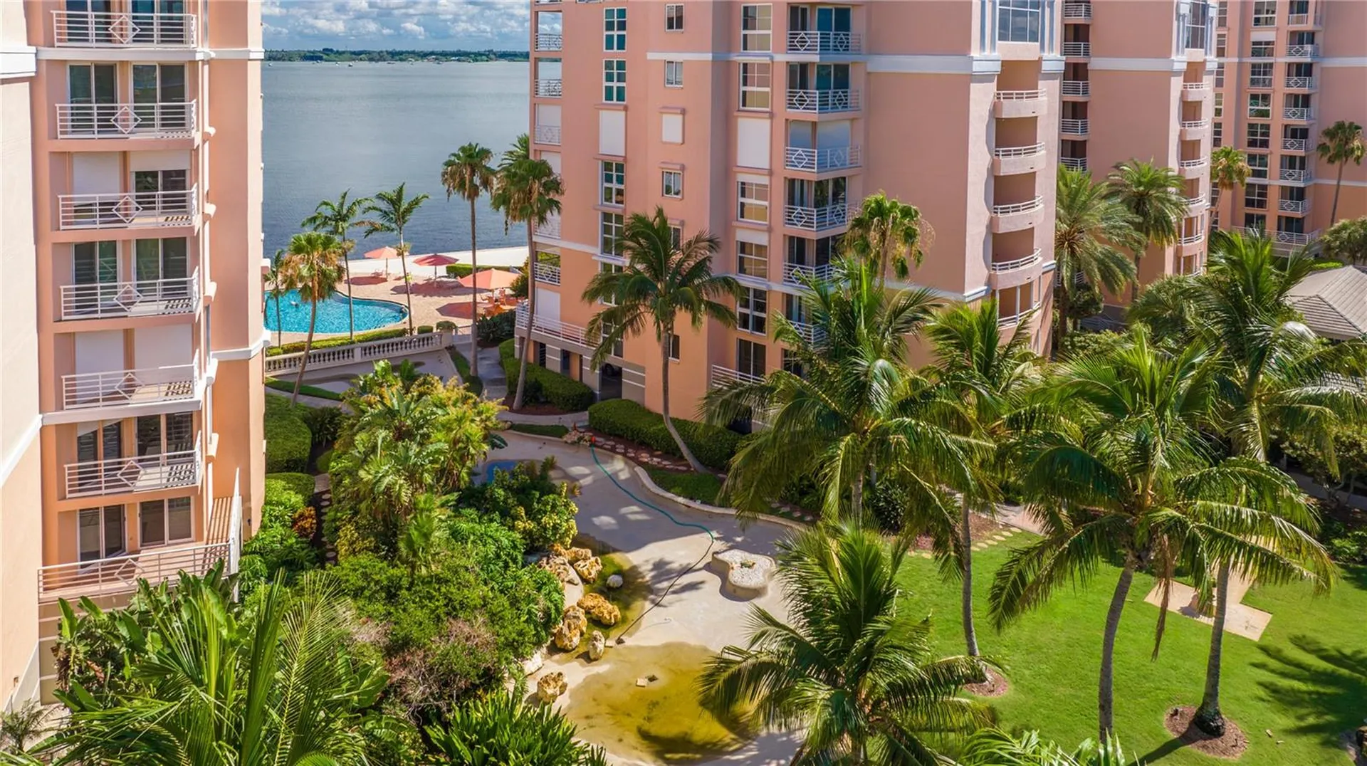 4951 Bacopa Lane S St Petersburg FL 33715