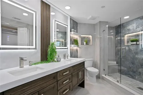 4951 Bacopa Lane S St Petersburg FL 33715