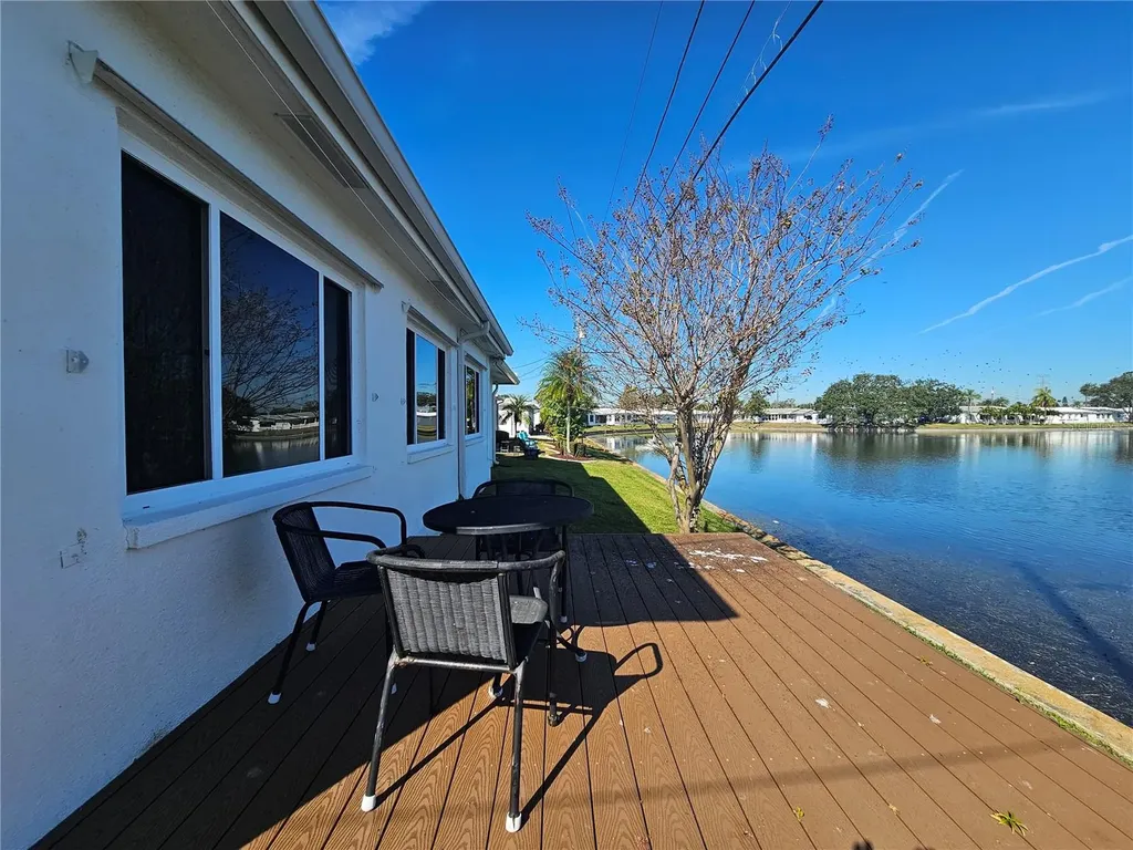9705 Mainlands Boulevard W Pinellas Park FL 33782