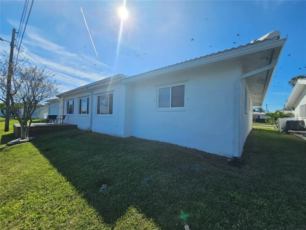 9705 Mainlands Boulevard W Pinellas Park FL 33782