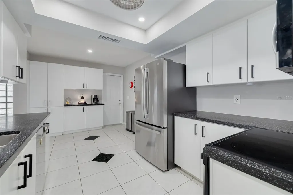 9705 Mainlands Boulevard W Pinellas Park FL 33782