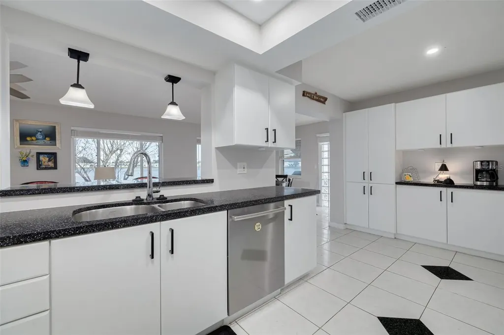 9705 Mainlands Boulevard W Pinellas Park FL 33782