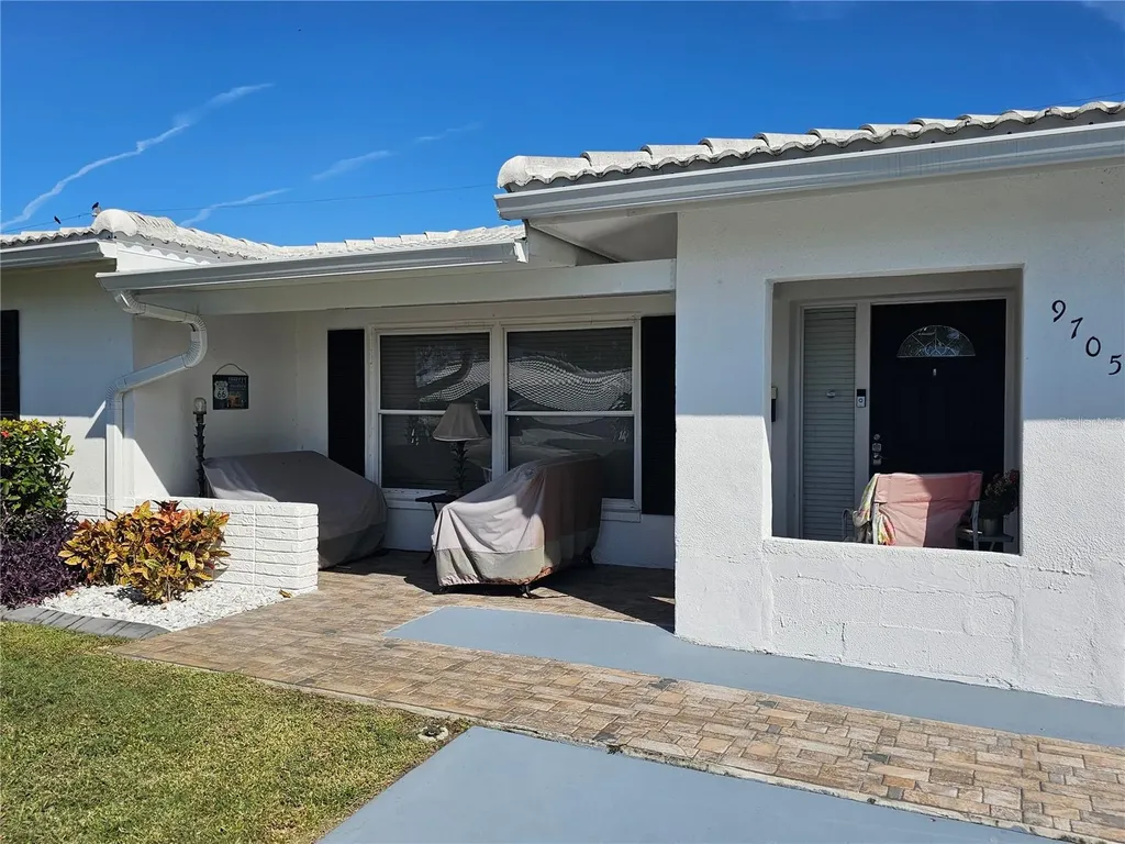 9705 Mainlands Boulevard W Pinellas Park FL 33782