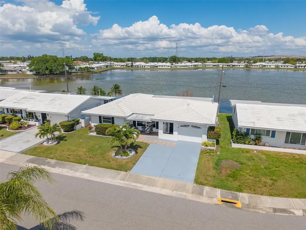 9705 Mainlands Boulevard W Pinellas Park FL 33782