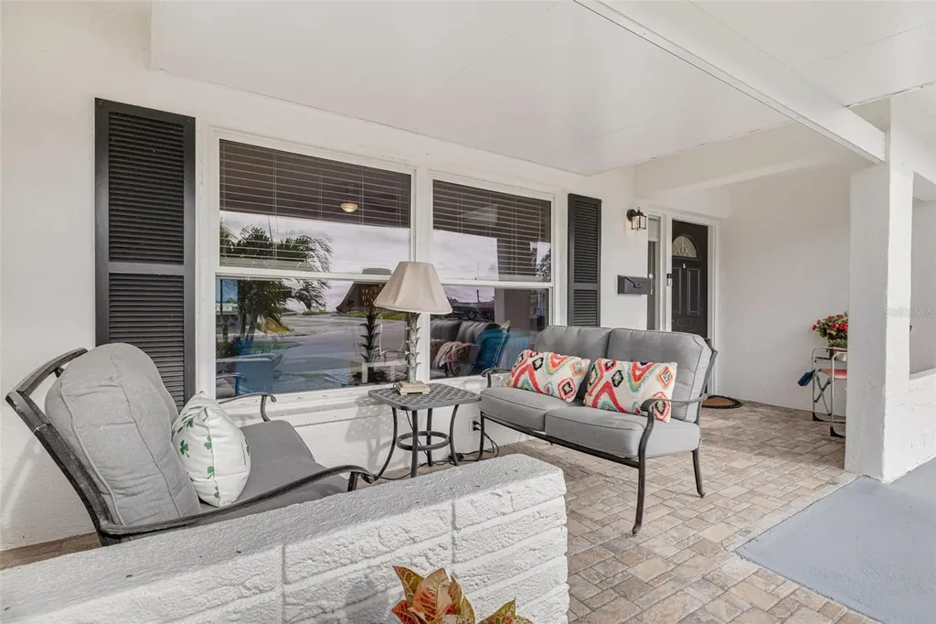 9705 Mainlands Boulevard W Pinellas Park FL 33782