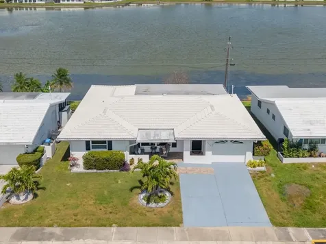 9705 Mainlands Boulevard W Pinellas Park FL 33782