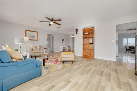 9705 Mainlands Boulevard W Pinellas Park FL 33782