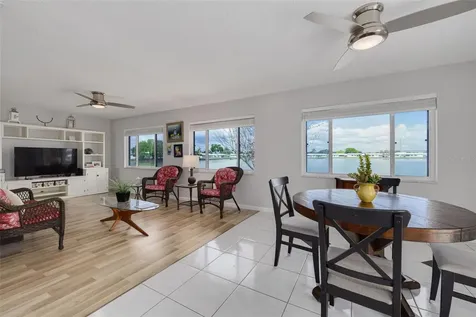 9705 Mainlands Boulevard W Pinellas Park FL 33782