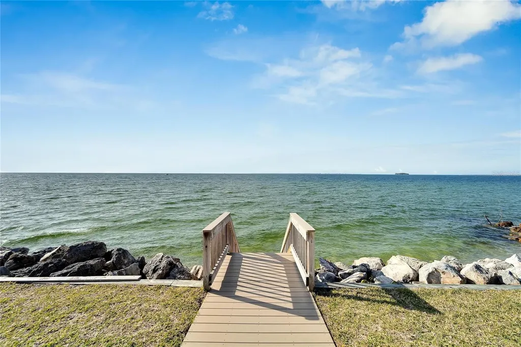 6432 Rubia Circle Apollo Beach FL 33572