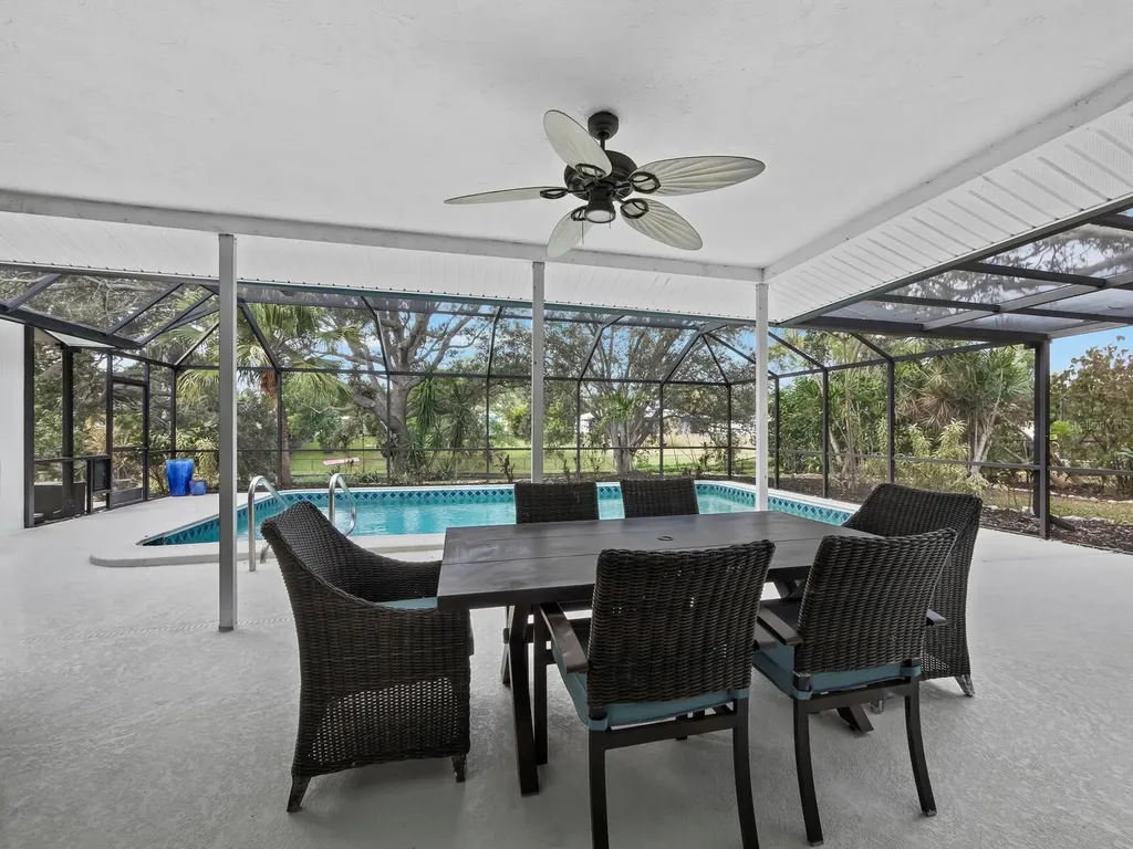 2426 River Ridge Drive Sarasota FL 34239