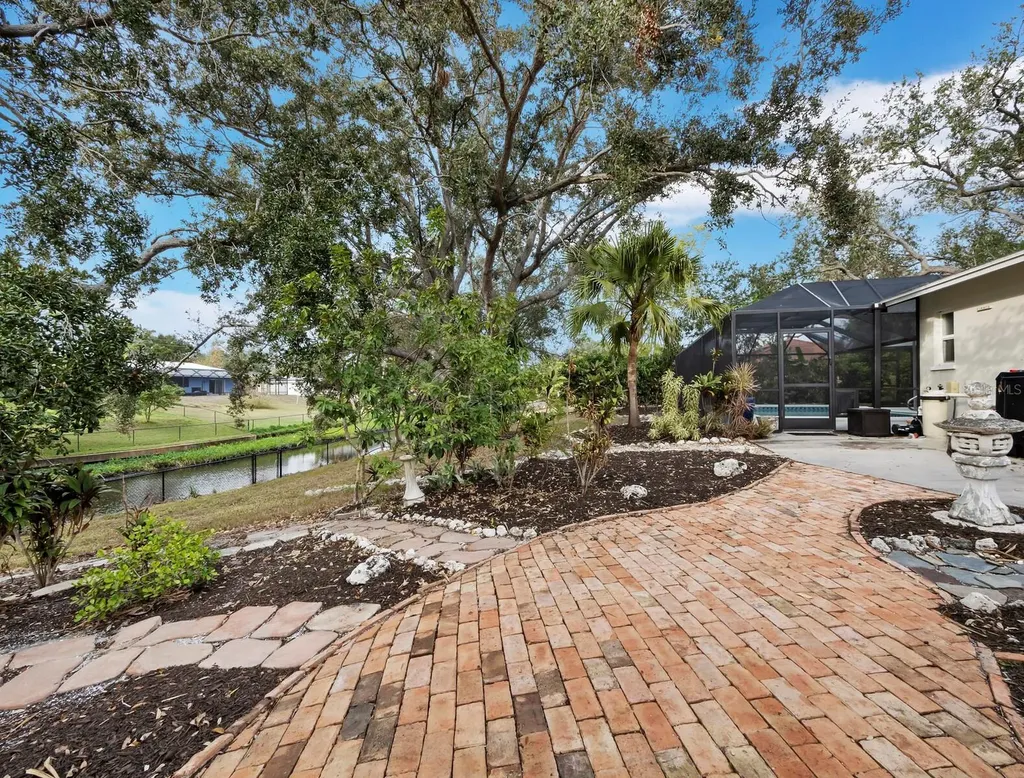 2426 River Ridge Drive Sarasota FL 34239