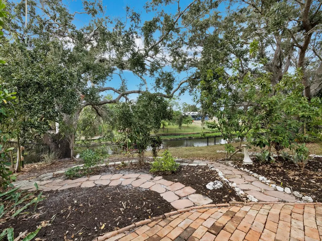 2426 River Ridge Drive Sarasota FL 34239