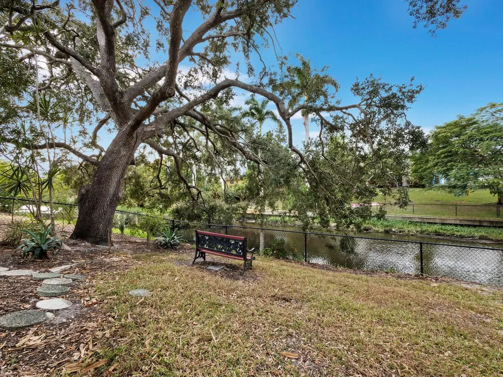 2426 River Ridge Drive Sarasota FL 34239