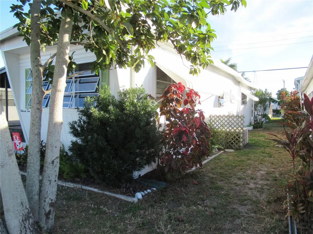 1110 49th Avenue Terrace W Bradenton FL 34207