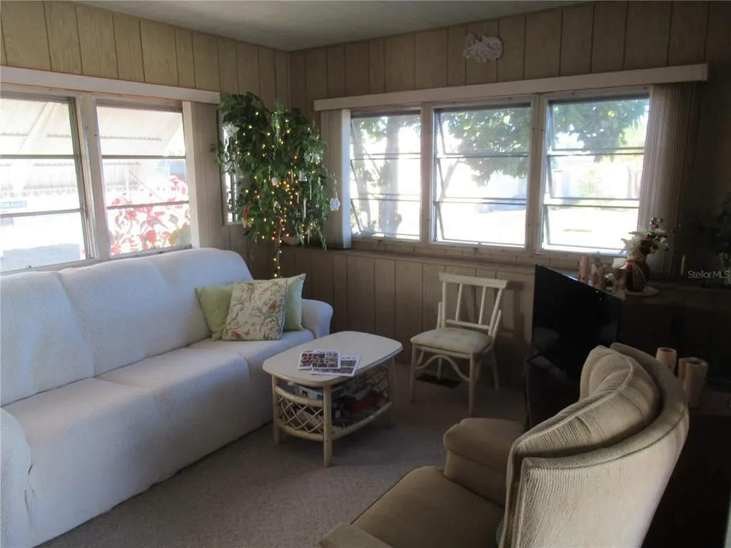 1110 49th Avenue Terrace W Bradenton FL 34207