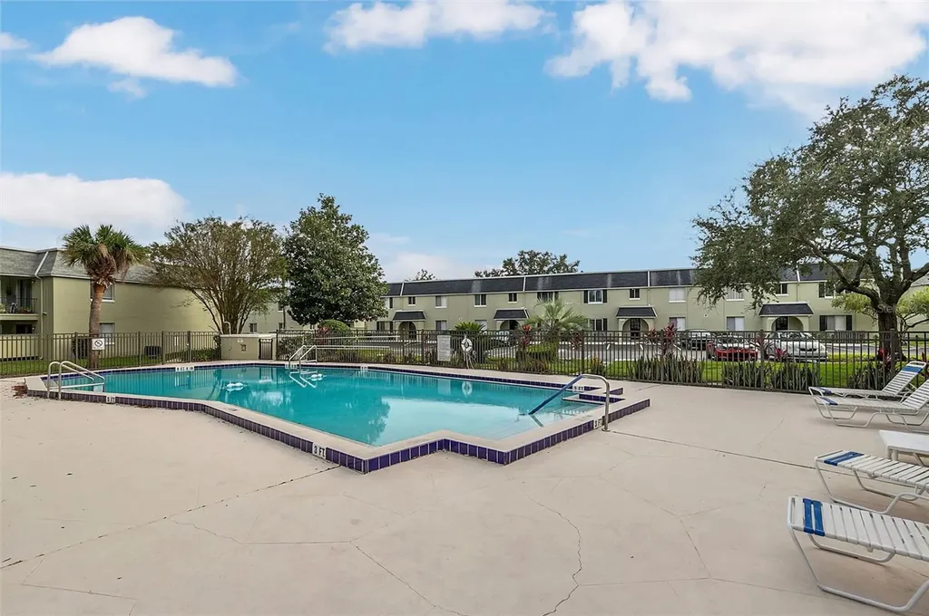 525 Conway Road Orlando FL 32807