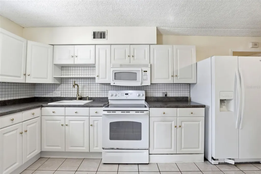 525 Conway Road Orlando FL 32807