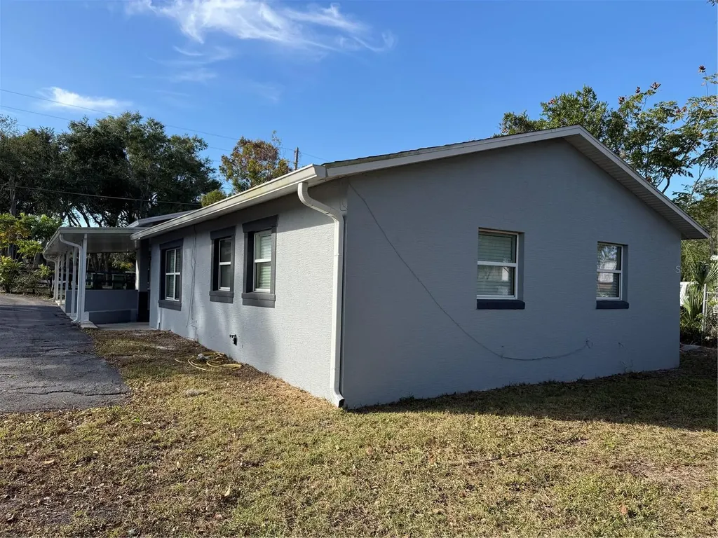 822 S Lone Oak Drive Leesburg FL 34748